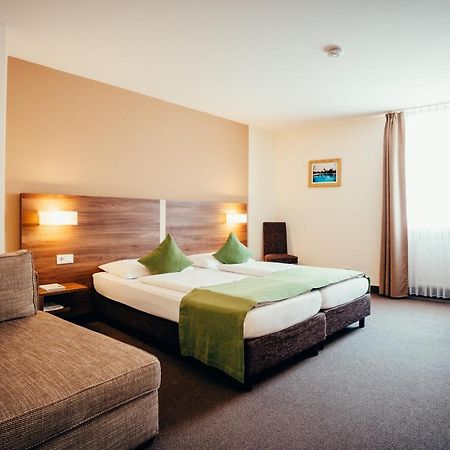 Hotel Adler ไอชเตทท์ ภายนอก รูปภาพ