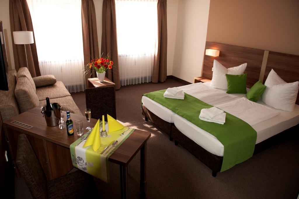 Hotel Adler ไอชเตทท์ ห้อง รูปภาพ