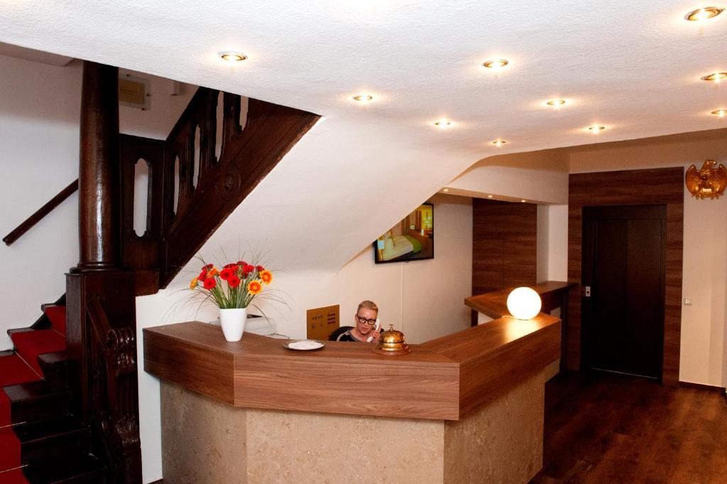 Hotel Adler ไอชเตทท์ ภายนอก รูปภาพ