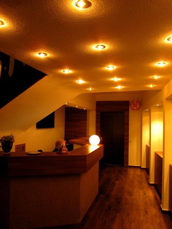 Hotel Adler ไอชเตทท์ ภายนอก รูปภาพ